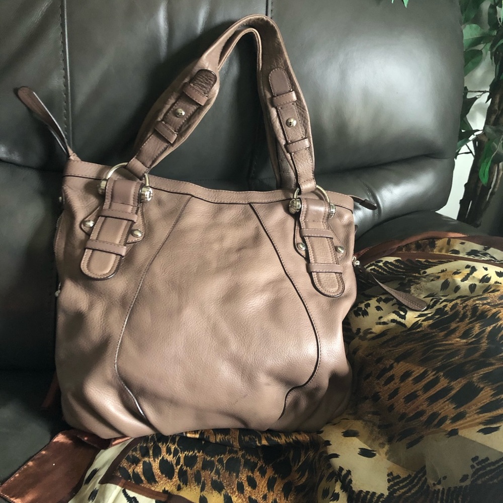 Taupe b makowsky purse